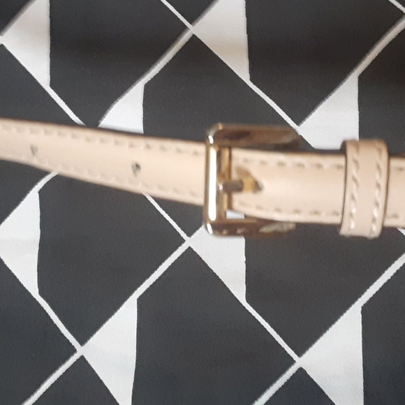 Michael KORS VANILLA HAMILTON CROSSBODY - Picture 9 of 17